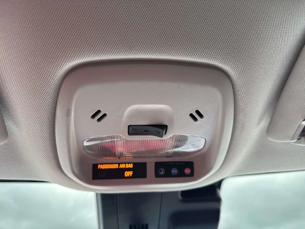 Used 2025 White Chevrolet LT image 38