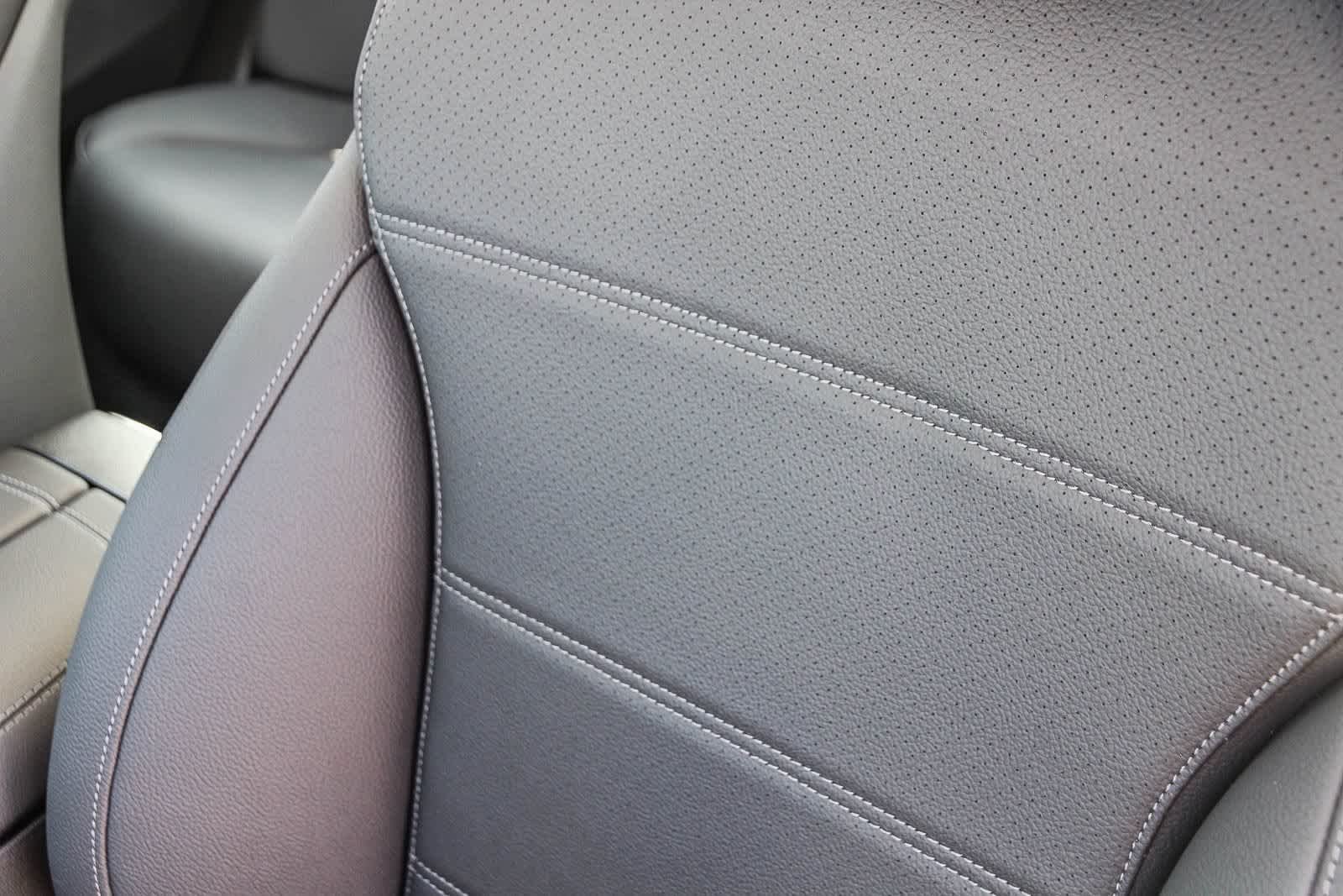 New 2026 MANUFAKTUR Alpine Grey Mercedes-Benz C 300 image 27