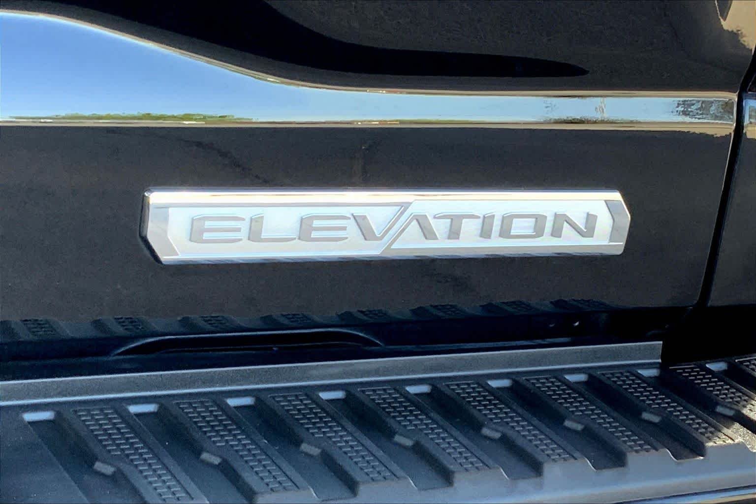 Used 2024 Onyx Black GMC Elevation image 10