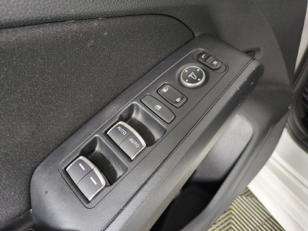 Used 2024 Platinum White Pearl Honda EX image 13