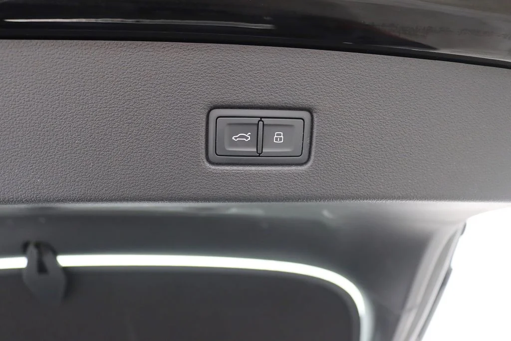 Used 2022 Black Audi 55 Prestige image 43