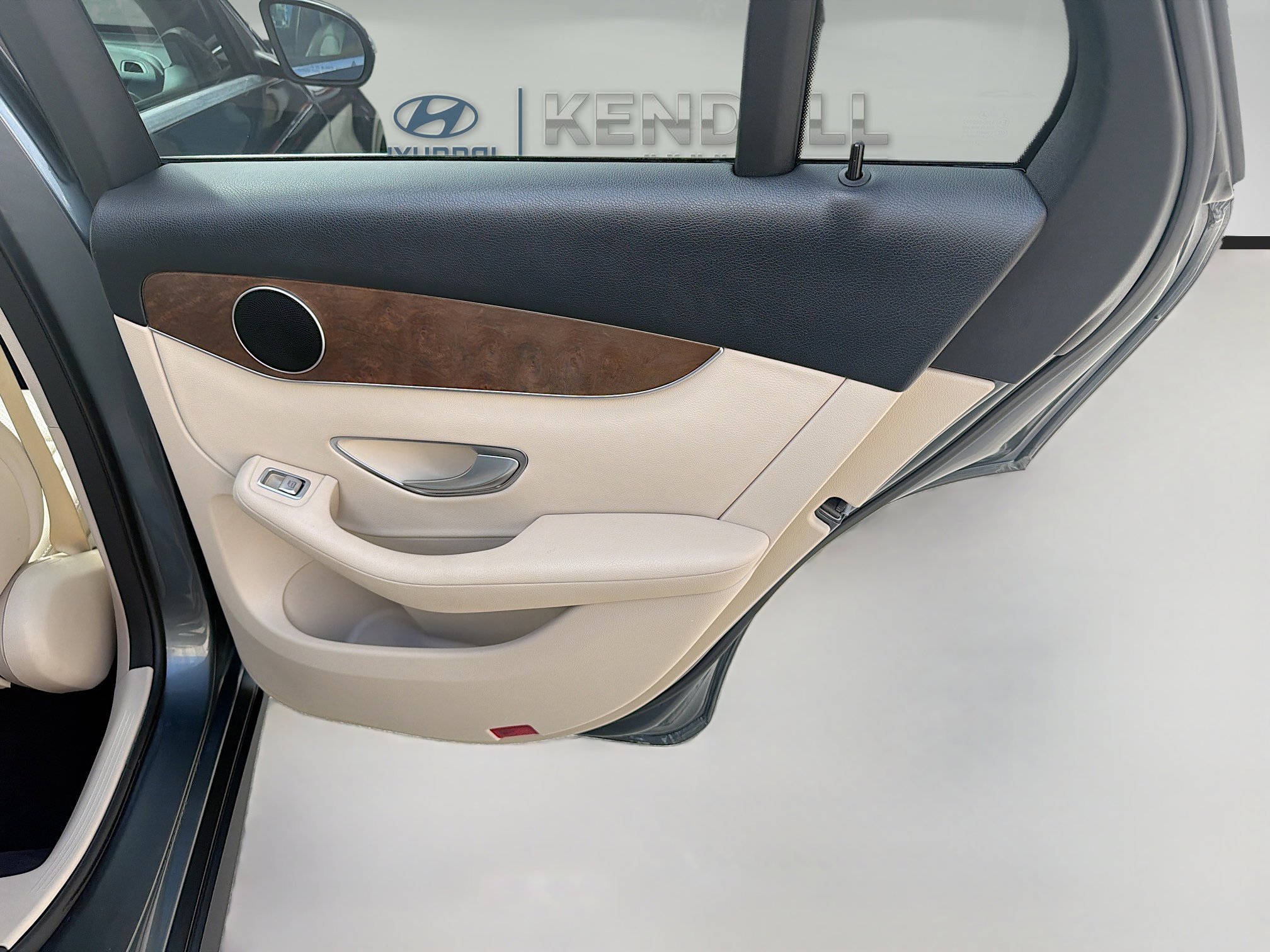 Used 2019 Selenite Gray Metallic Mercedes-Benz GLC 300 image 28