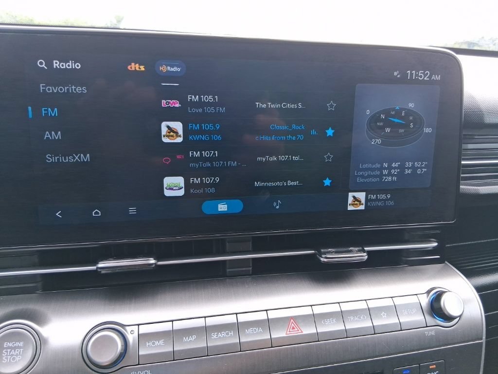 Used 2025  Hyundai SEL image 19