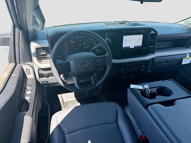 2025 Ford F-350 Super Duty Chassis Cab XL - Photo 22