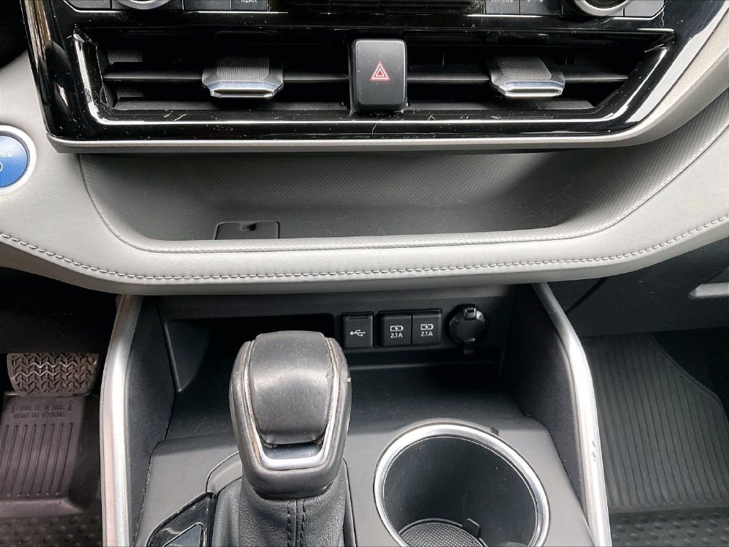 Used 2021 Magnetic Gray Metallic Toyota XLE image 27