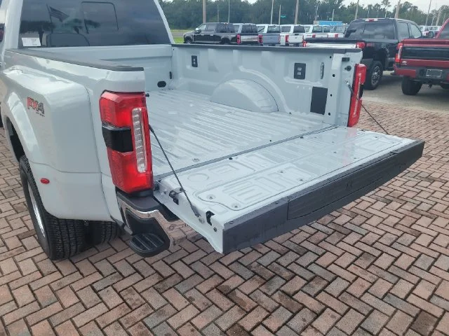 New 2026 Avalanche Ford Lariat image 11
