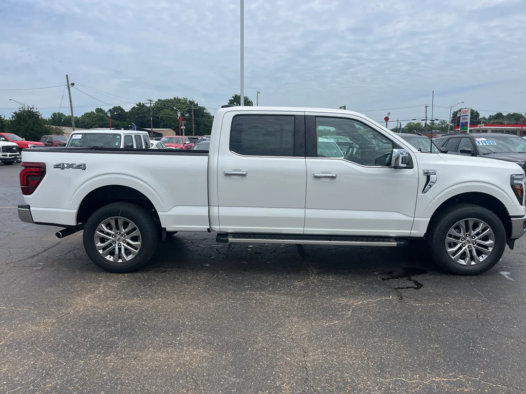 New 2026 Star White Metallic Tri-Coat Ford Lariat® image 4