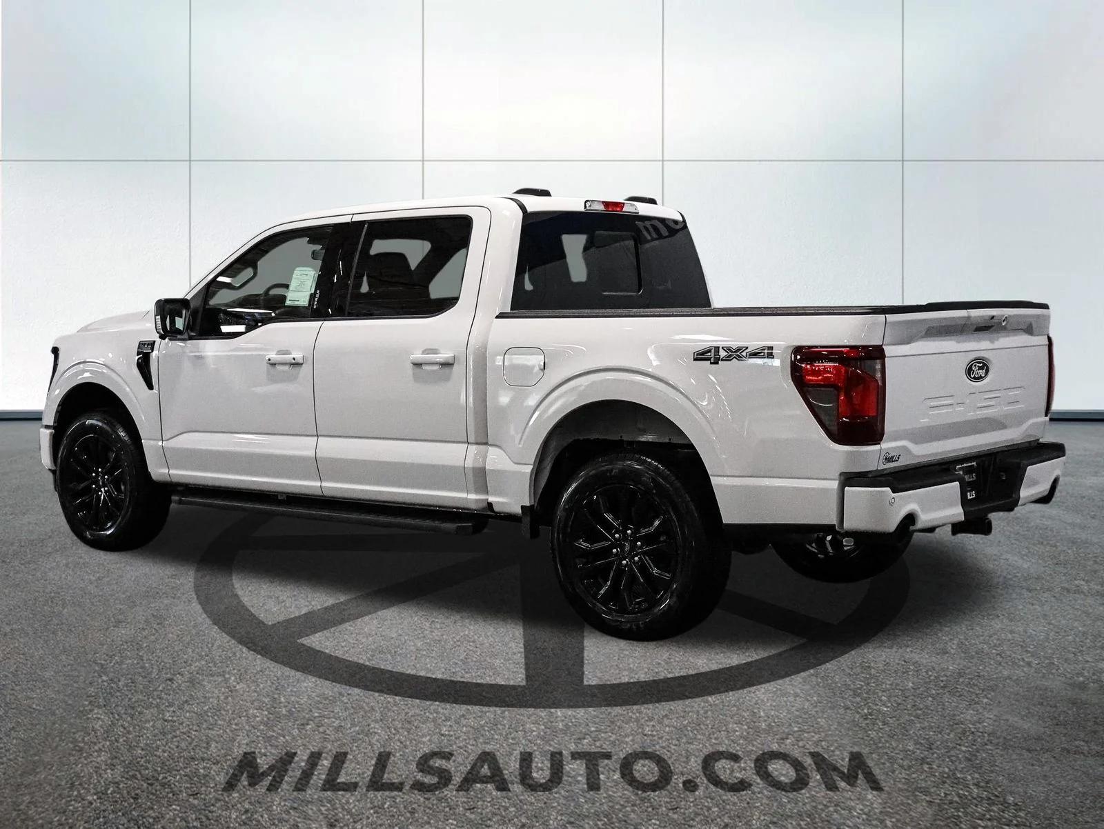 New 2026 Oxford White Ford XLT image 4