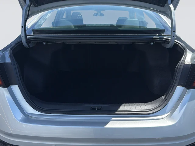 Used 2024 Silver Nissan 2.5 SV image 14