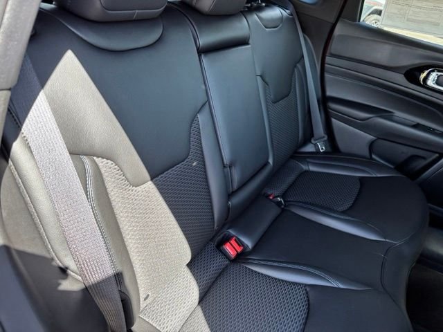 New 2026 Red Hot Pearlcoat Jeep Latitude image 20