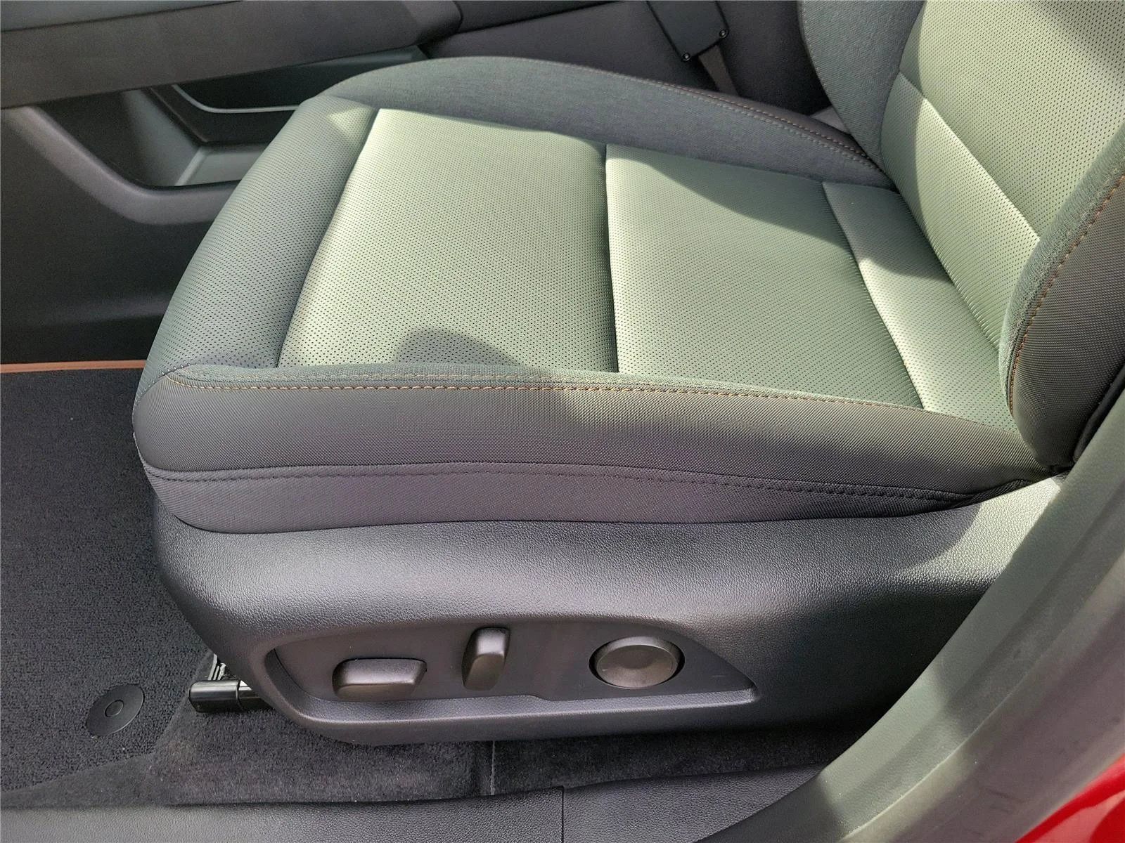 2026 GMC Terrain AT4 - Photo 19