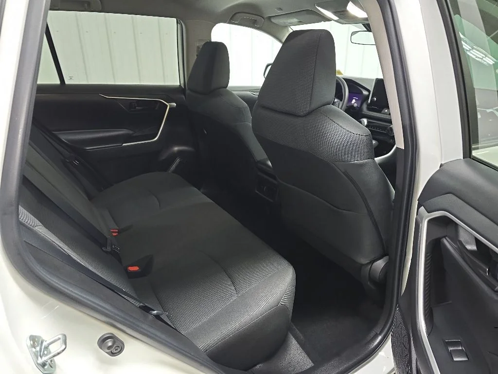 Used 2023 White Toyota LE image 17