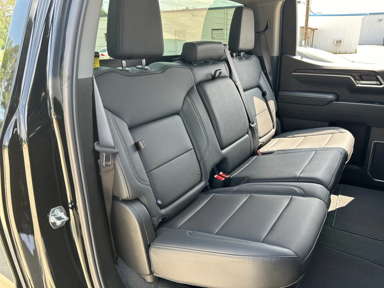 2026 GMC Sierra 1500 SLT - Photo 18