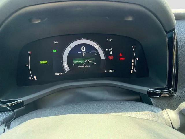 Used 2025  Toyota SE image 27