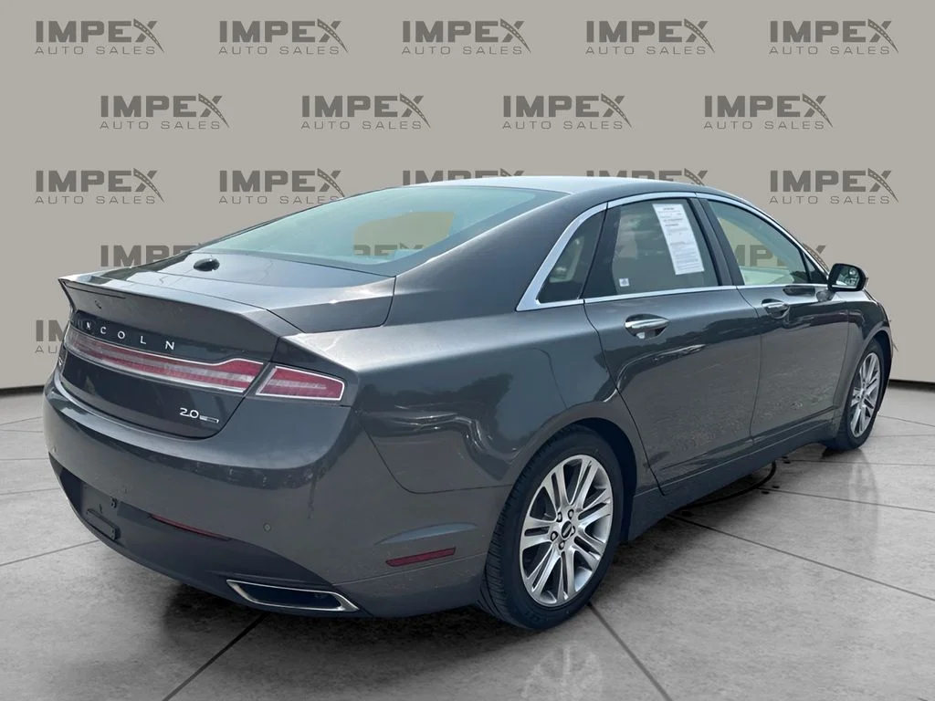 Used 2015  Lincoln Base image 3