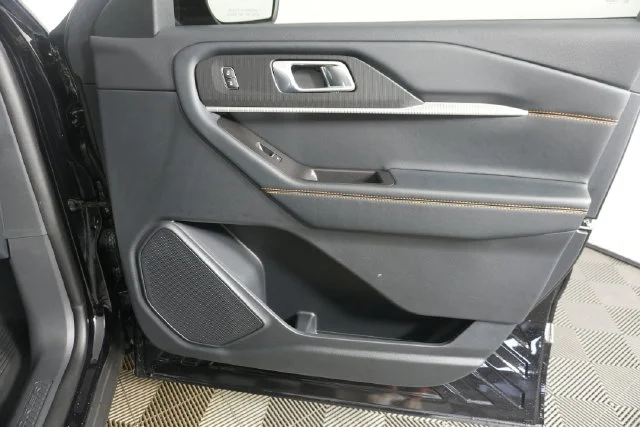 New 2026 Agate Black Metallic Ford Tremor® image 35
