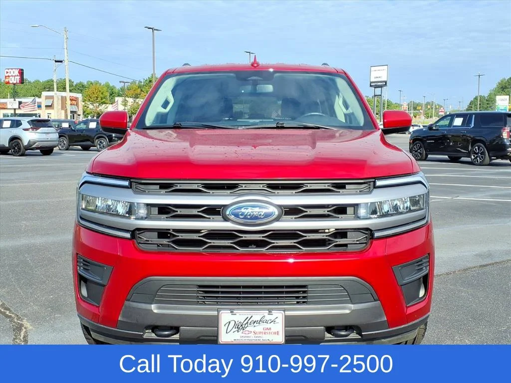 Used 2022 Red Ford XLT image 2
