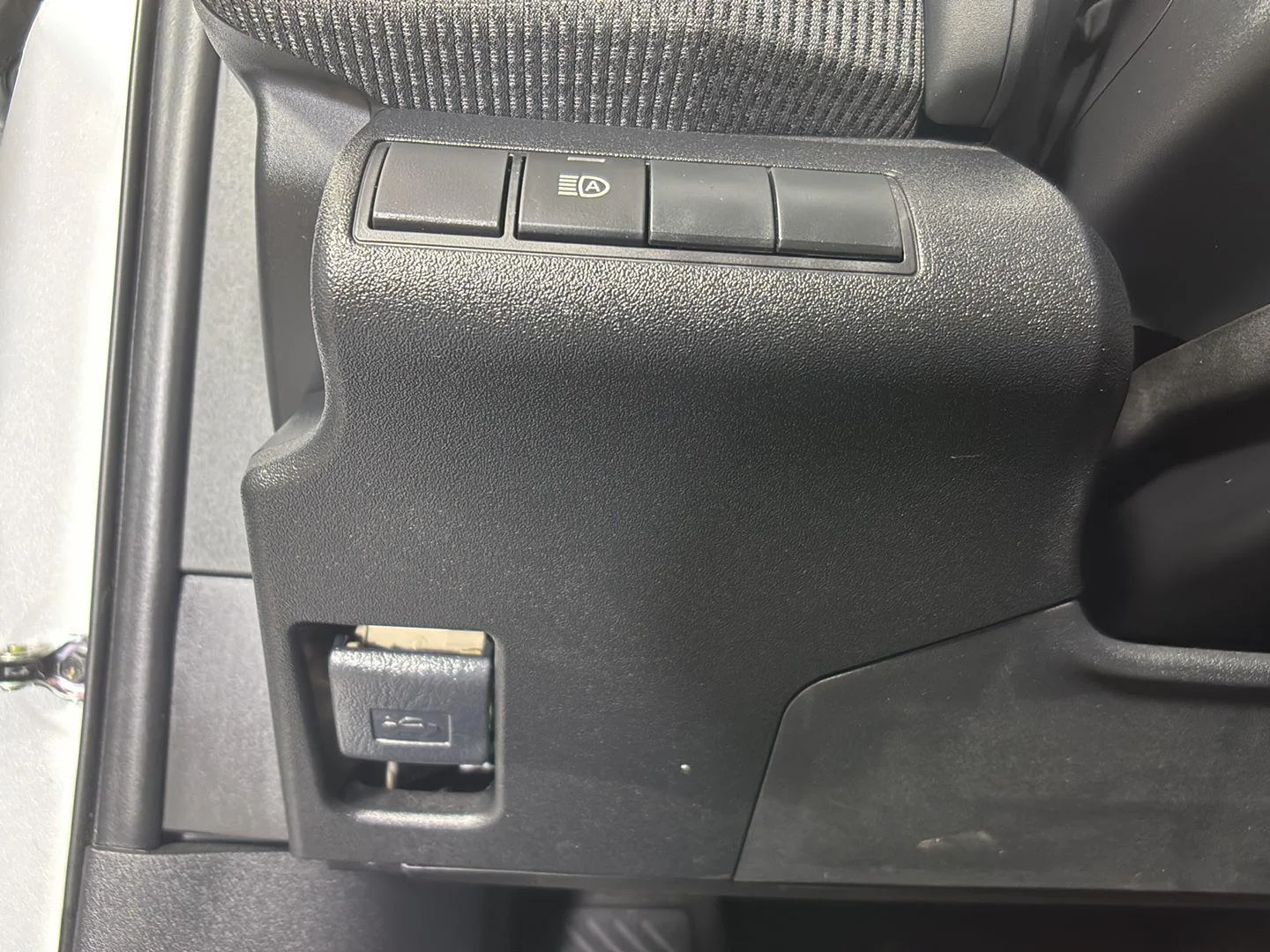 Used 2023 Wind Chill Pearl Toyota XLE image 28