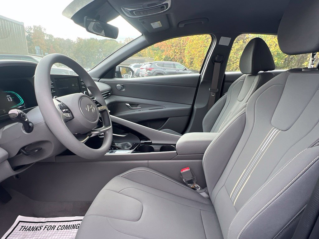 Certified Used 2025 Silver Hyundai Blue image 13