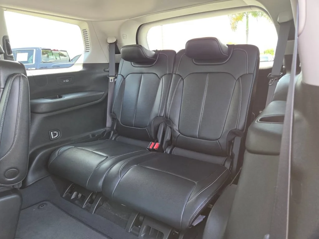 Certified Used 2023 Silver Zynith Jeep Limited image 23