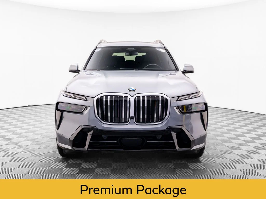 Used 2023 Gray BMW xDrive40i image 9