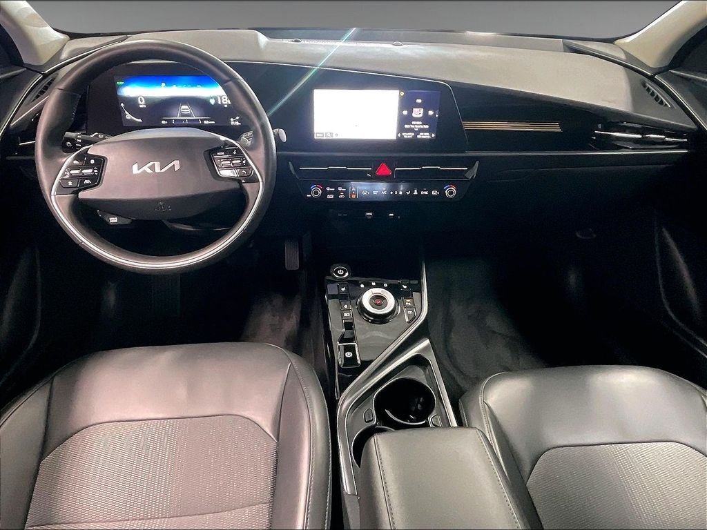 Used 2025 Black Kia Wind image 22