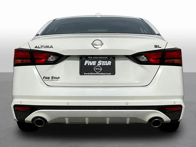 Used 2025 White Nissan 2.5 SL image 6