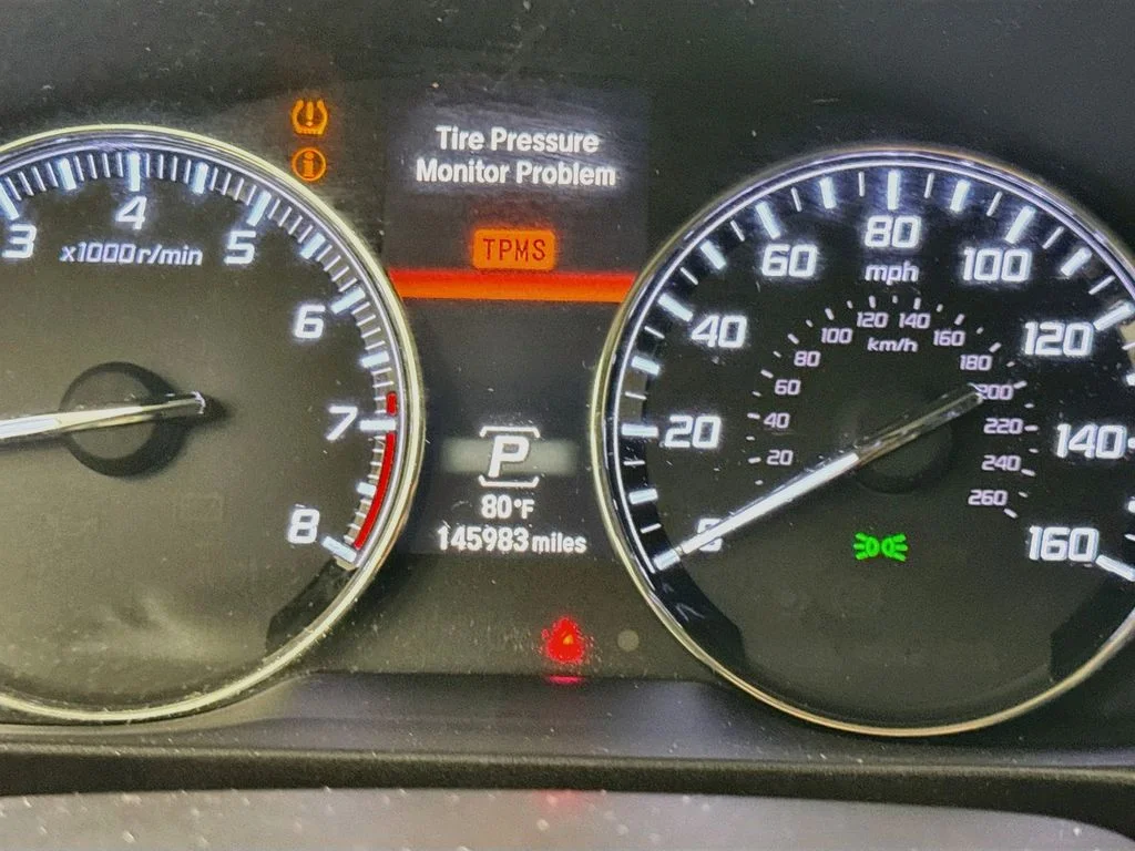 Used 2014 Silver Acura Base image 15