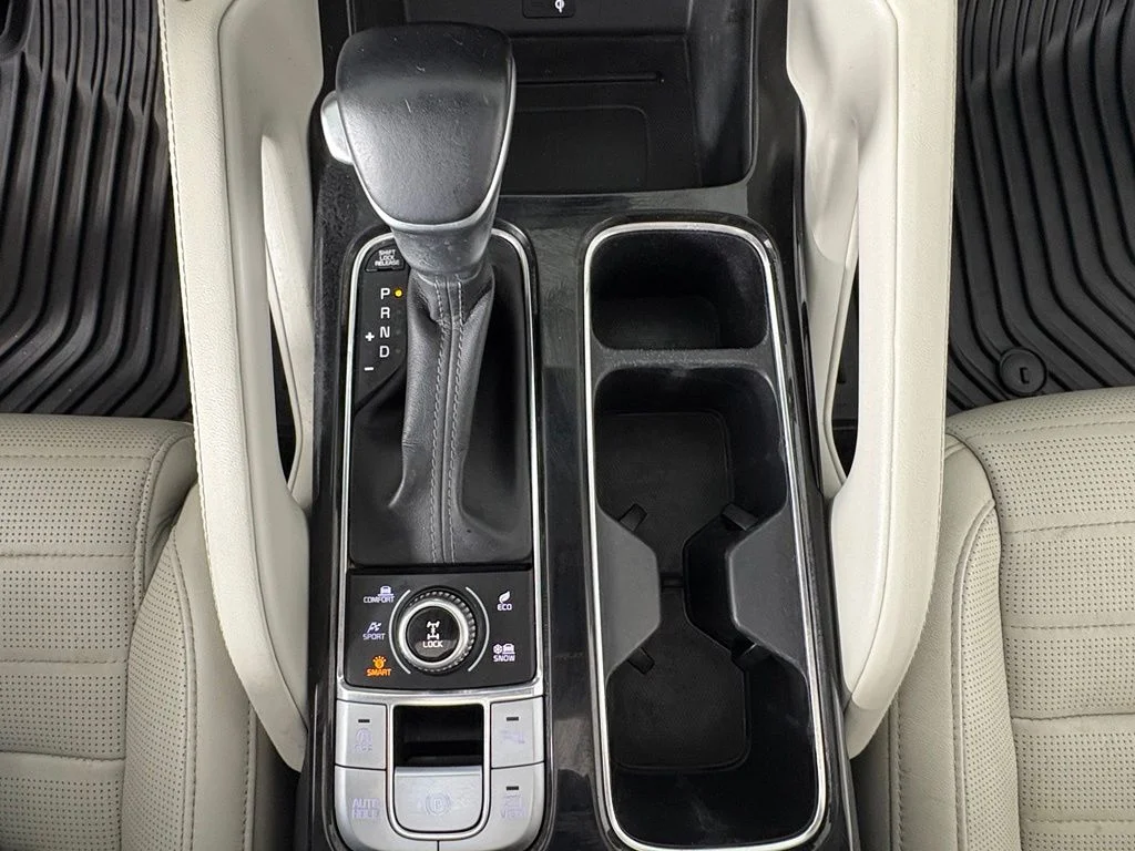 Used 2020 Snow White Pearl Kia SX image 27