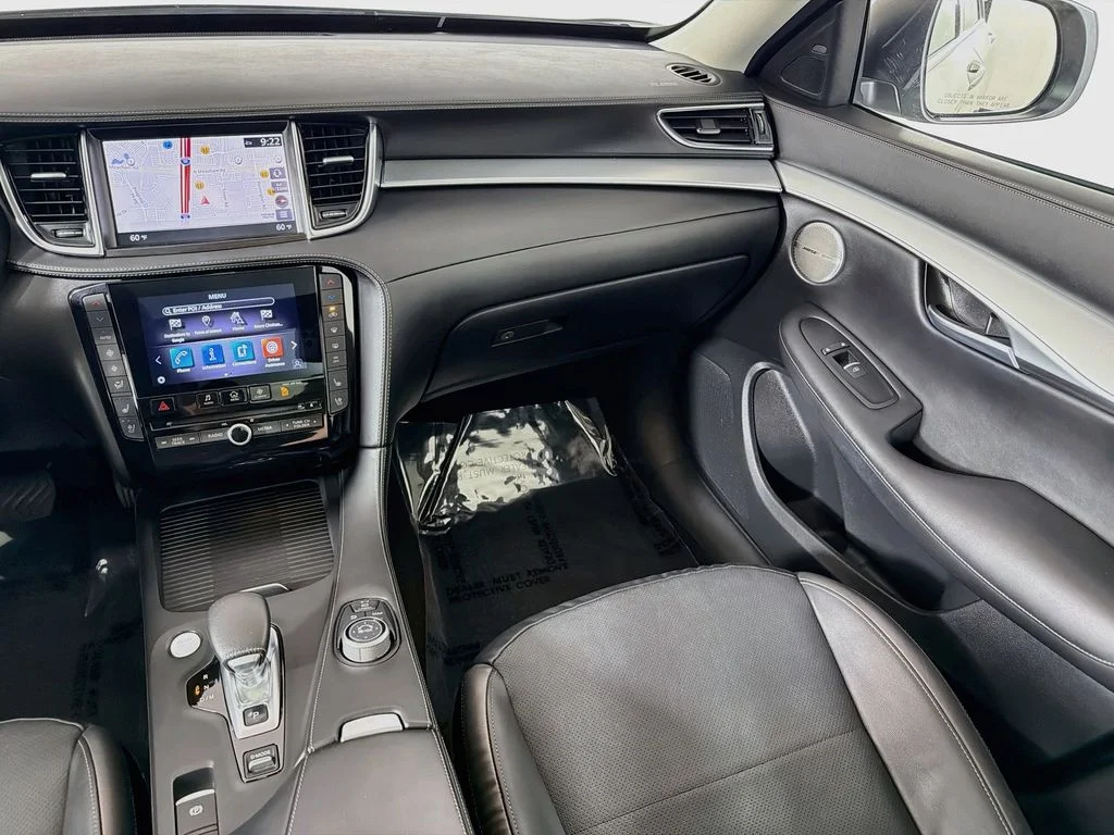 Used 2022 White INFINITI ESSENTIAL image 25