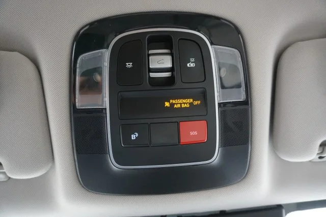 Used 2024  Hyundai SEL image 38