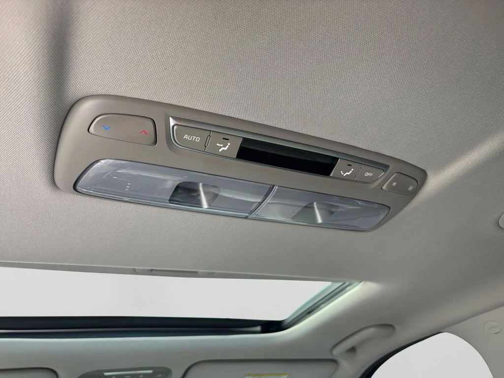 Used 2022 Purple Kia SX image 47