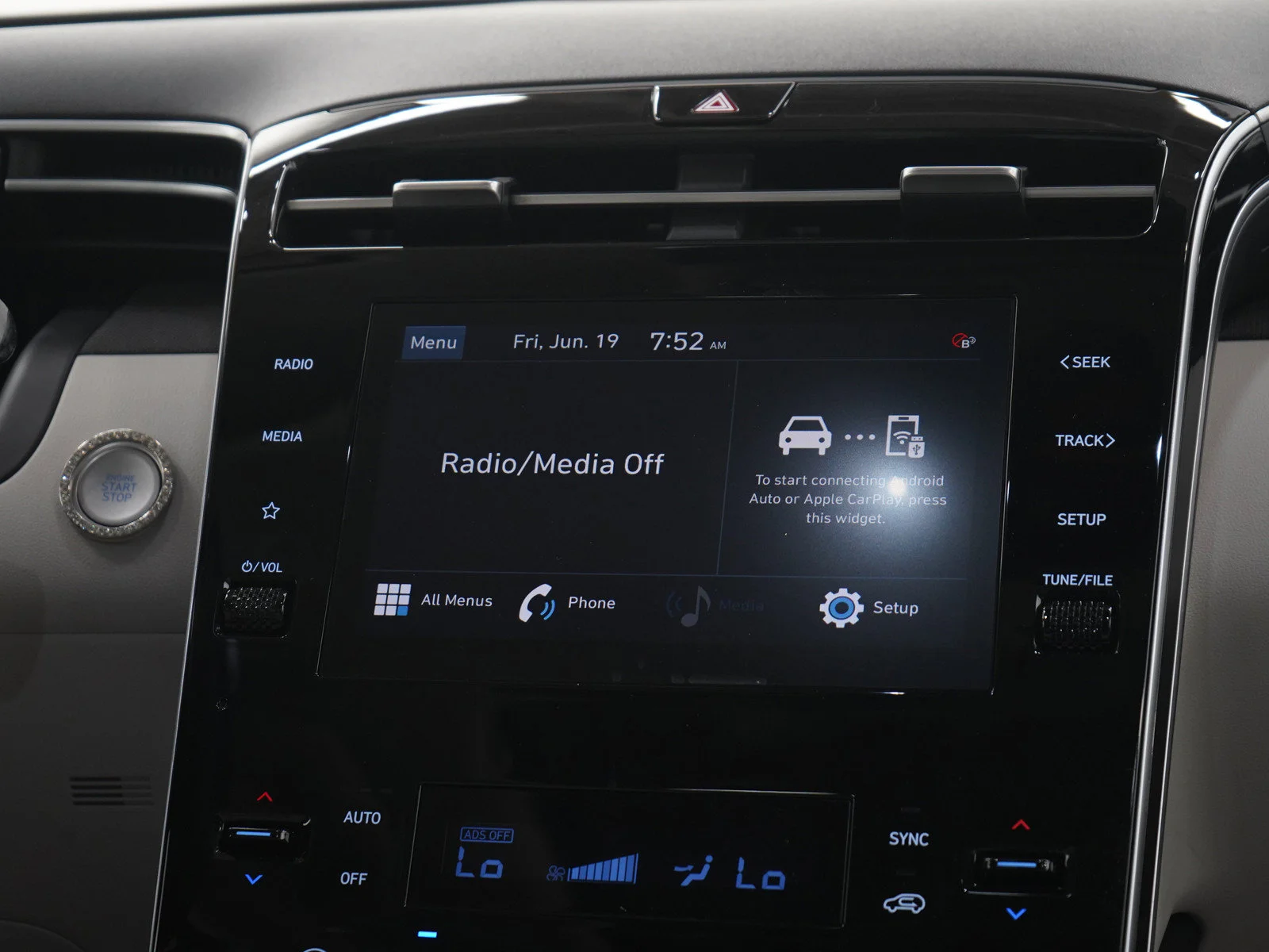 Used 2022 Phantom Black Hyundai SEL image 15