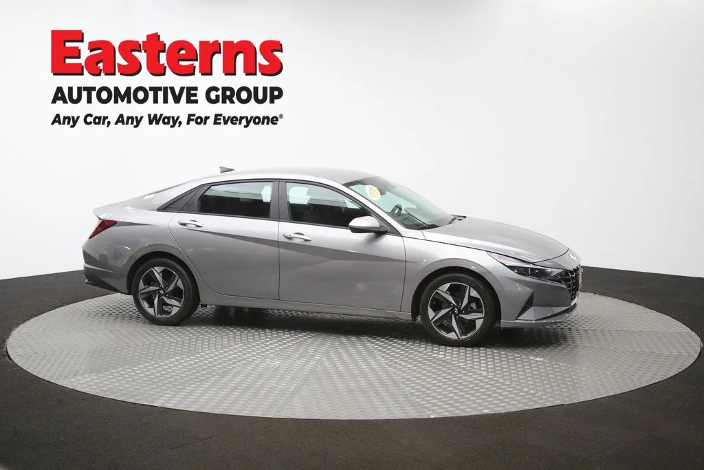 Used 2023 Silver Hyundai SEL image 41