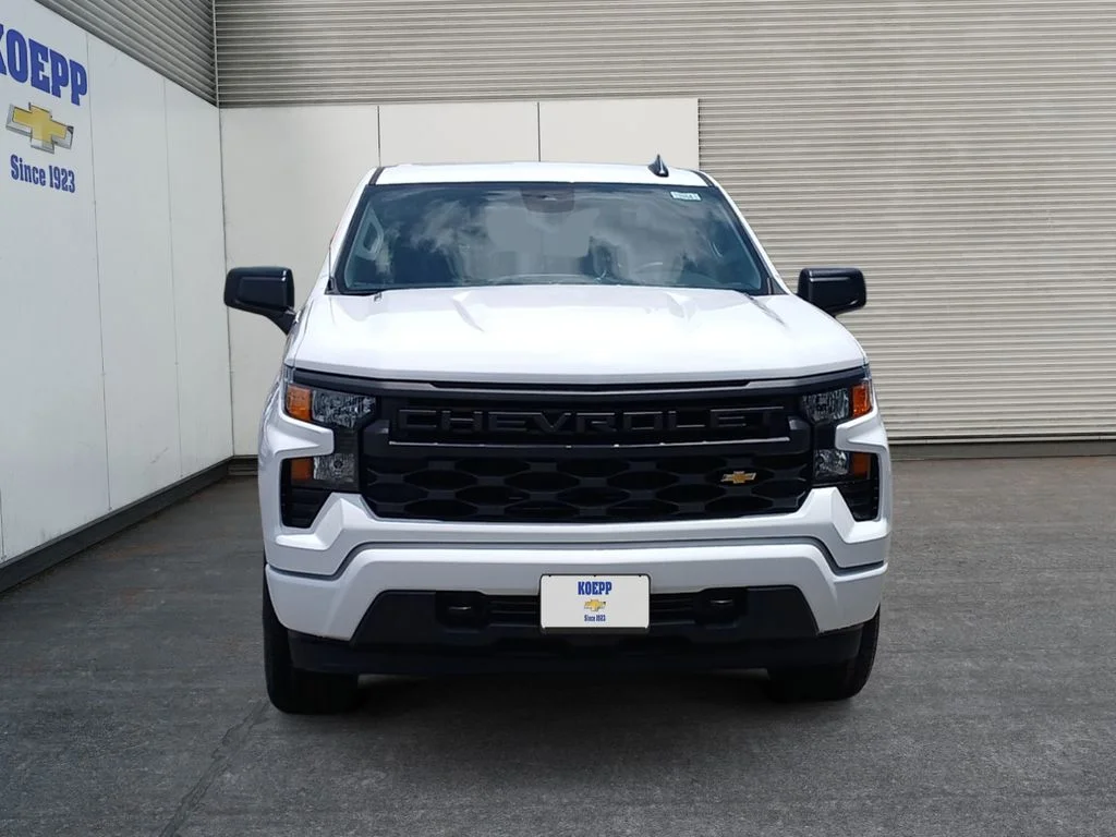 New 2026 Summit White Chevrolet Custom image 8