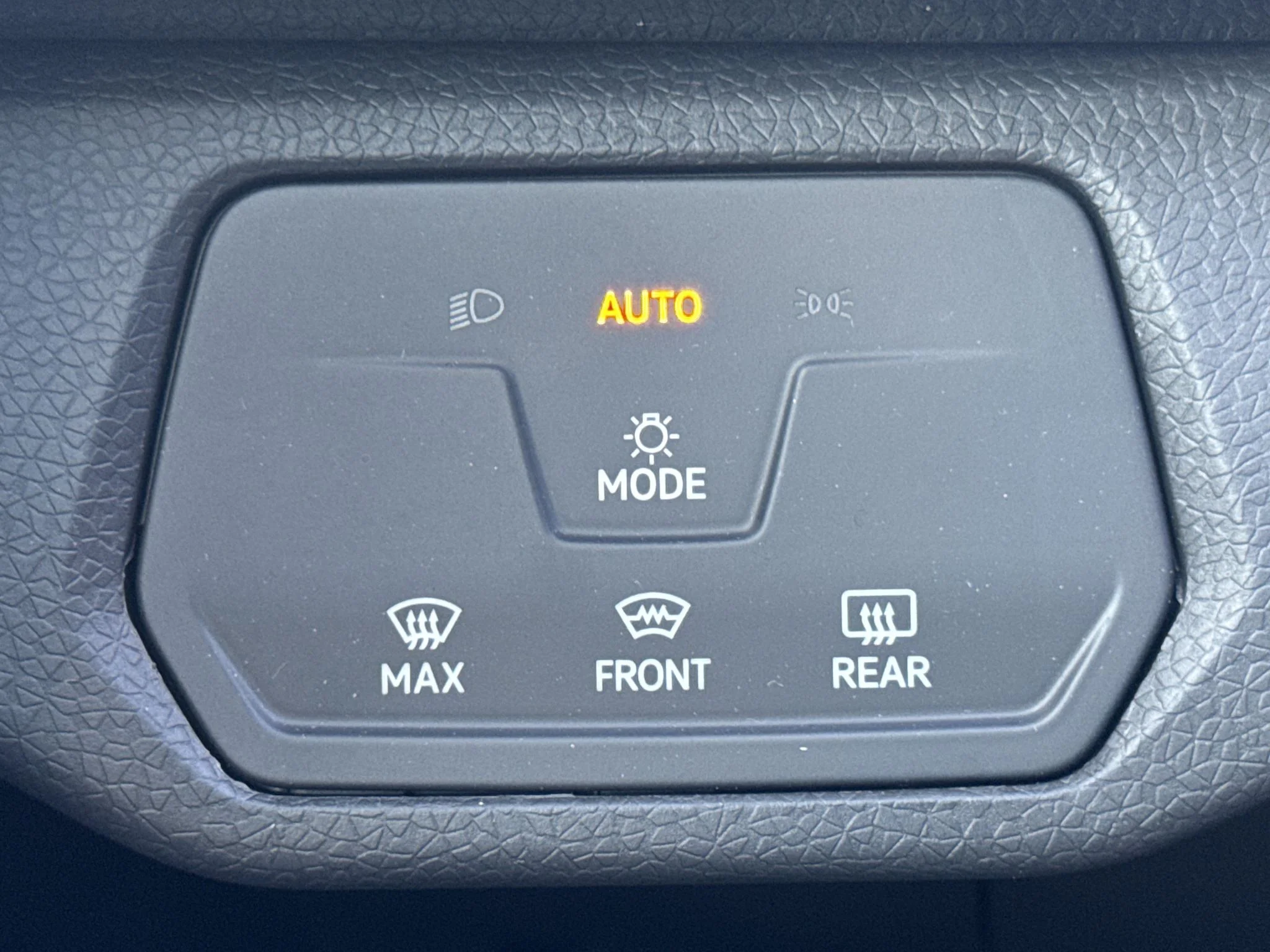 New 2026 Opal White Pearl Volkswagen Pro image 23