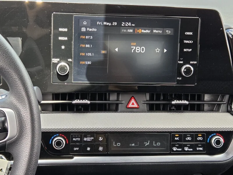 Used 2025 Snow White Pearl KIA LX image 21