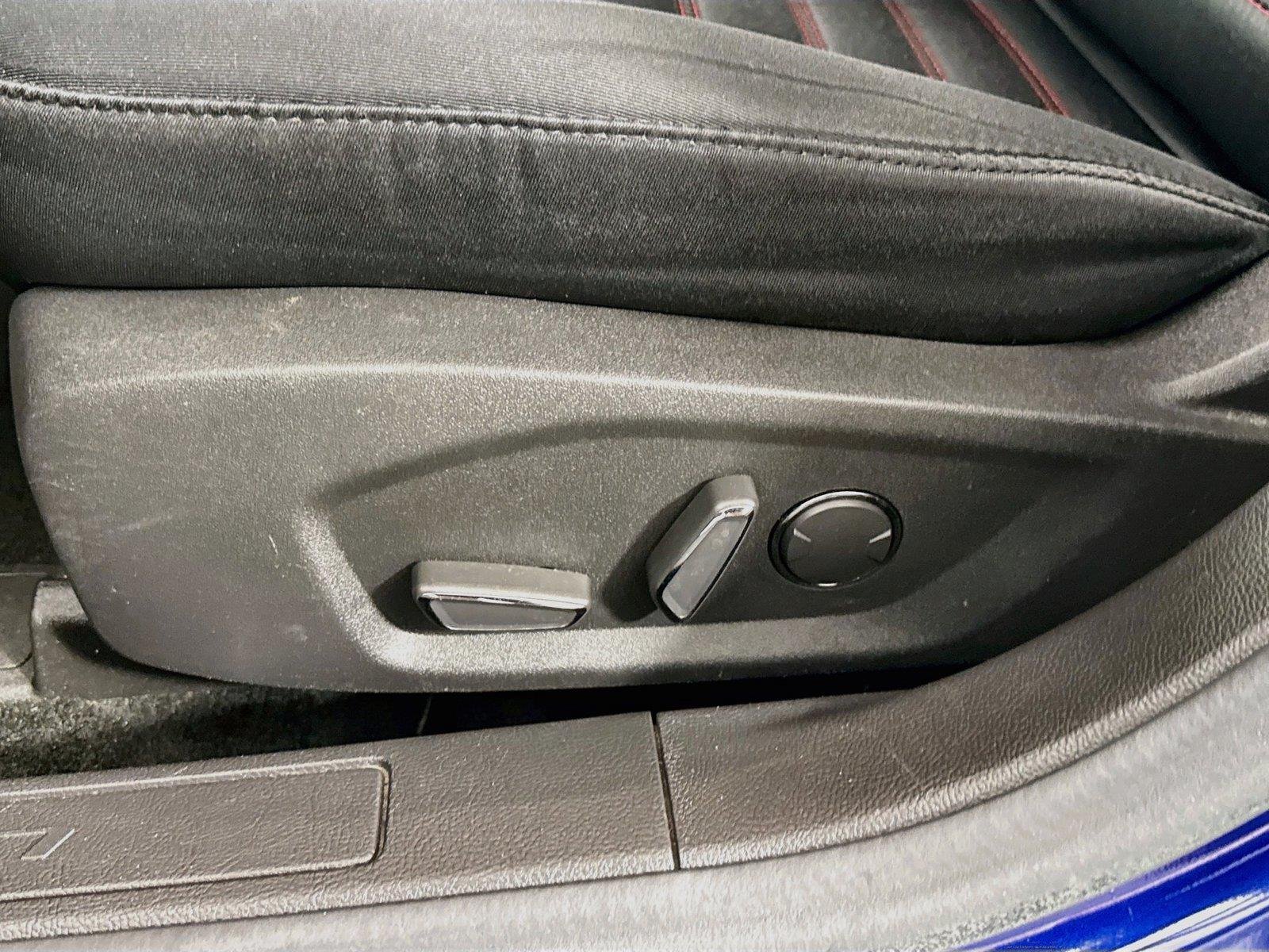Used 2016 Deep Impact Blue Ford SE image 28
