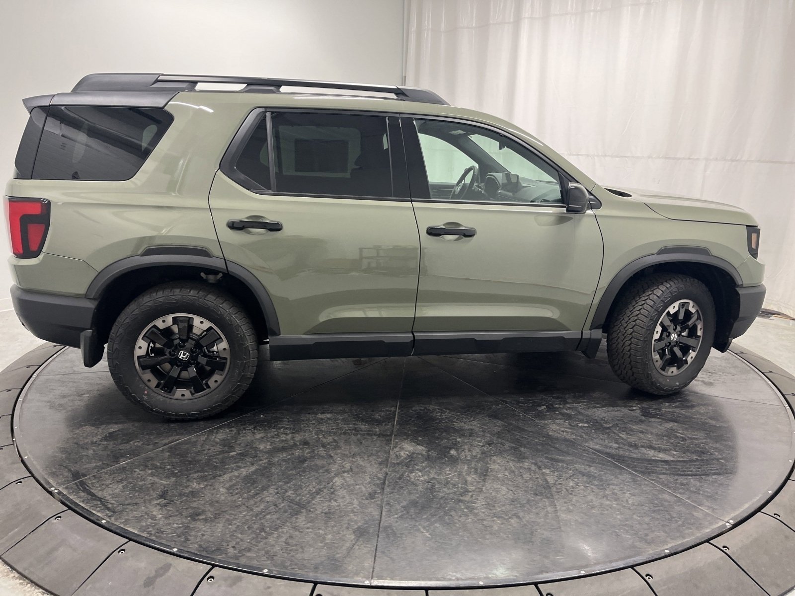 Certified Used 2026 Ash Green Metallic Honda TrailSport Elite image 9