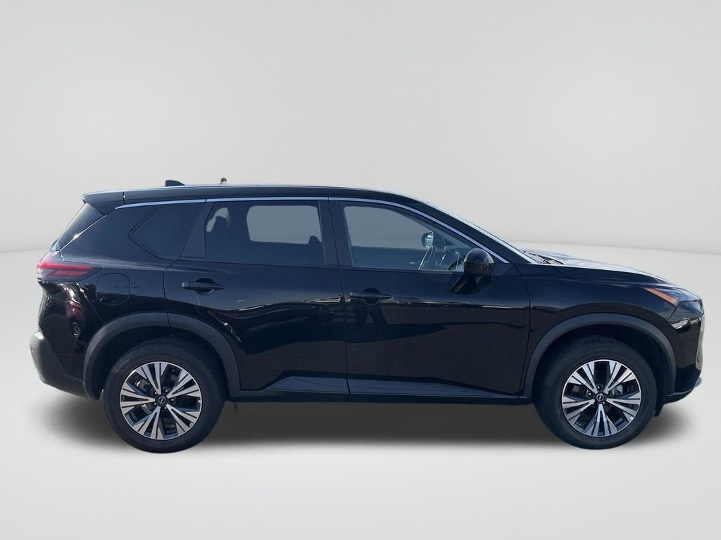 2023 Nissan Rogue SV photo 3