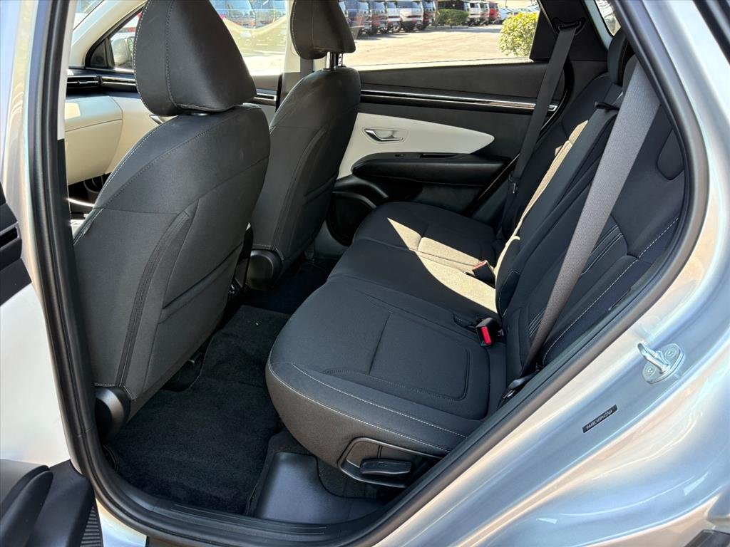 Certified Used 2023 Shimmering Silver Metallic Hyundai SEL image 18