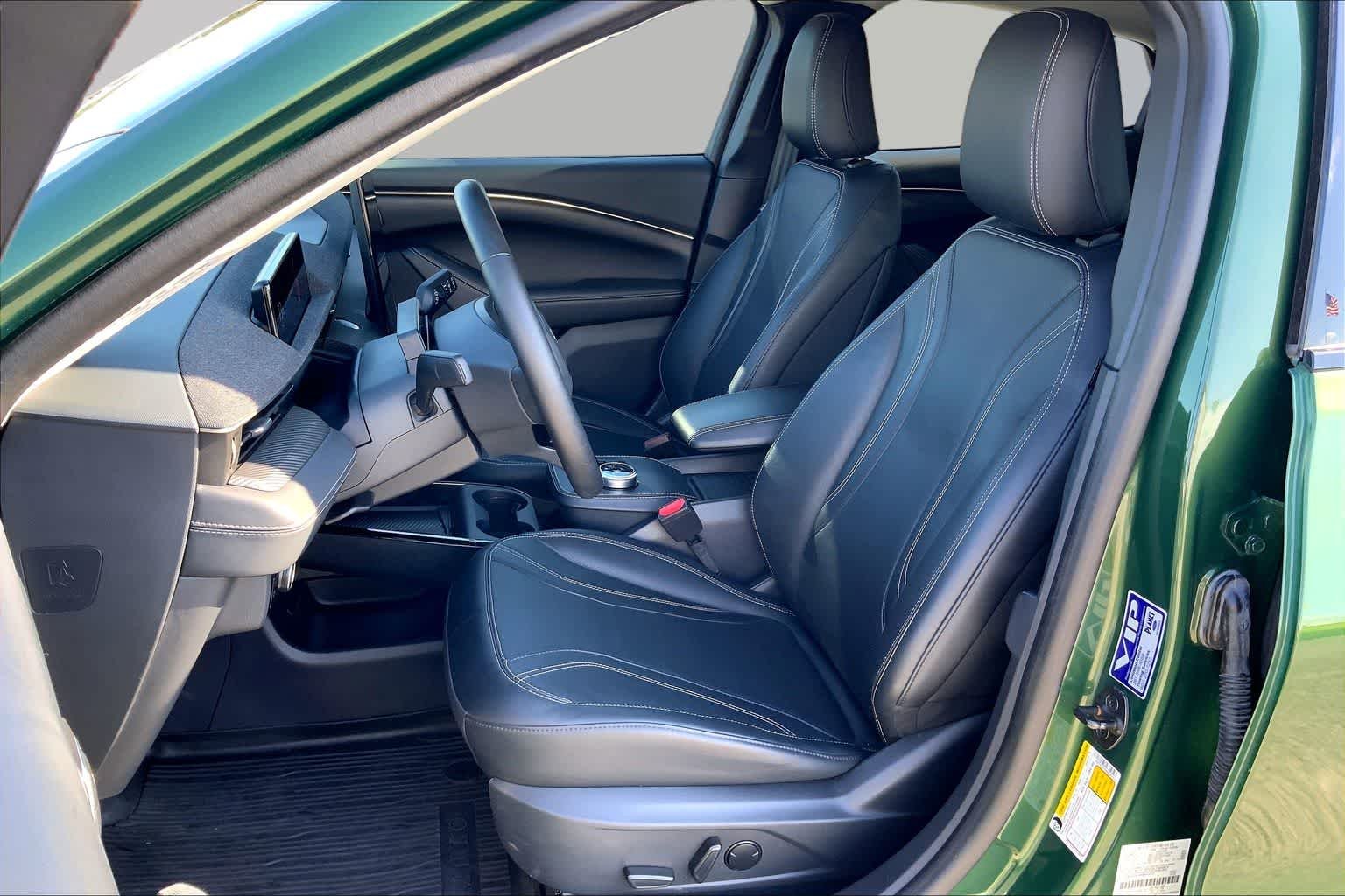 Used 2024 Eruption Green Metallic Ford Premium image 7