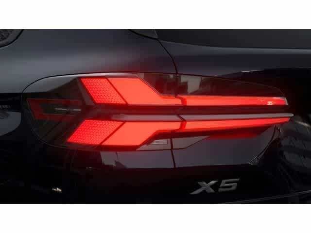 Used 2026 Carbon Black Metallic BMW sDrive40i image 8