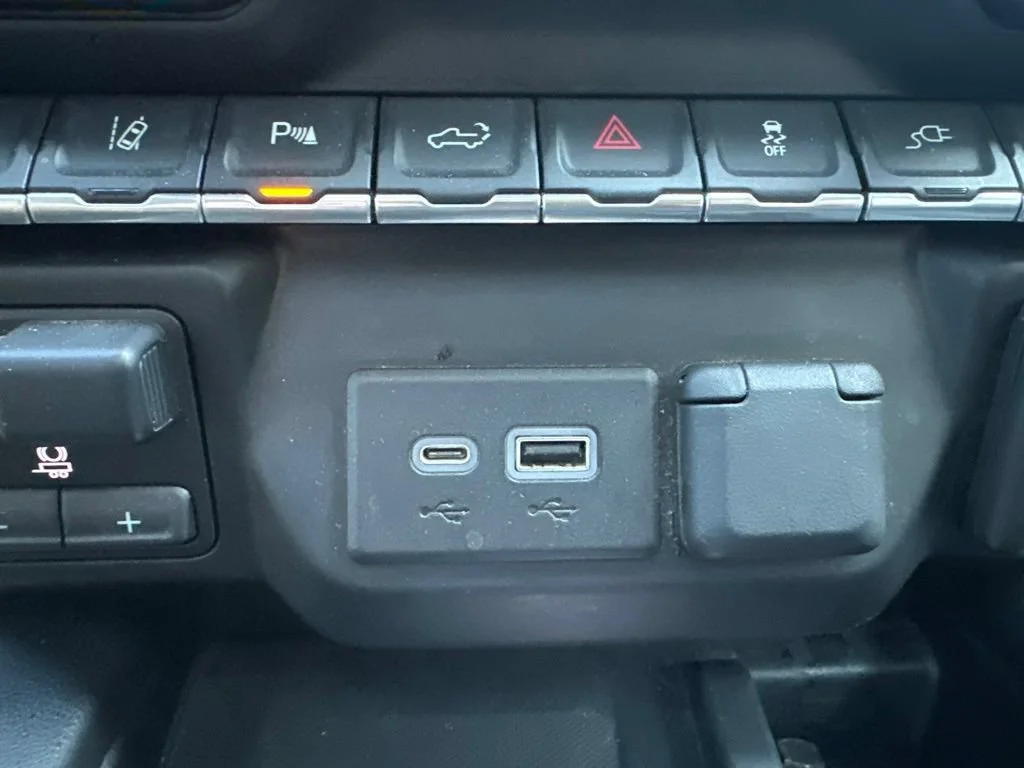 Used 2020 QUICKSILVER METALLIC GMC Denali image 26