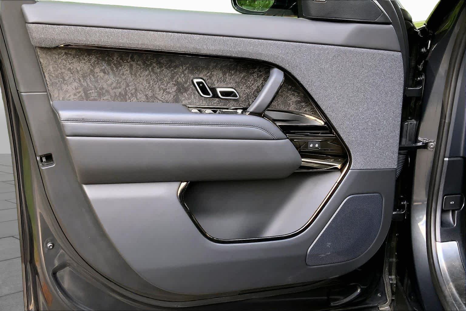 Used 2023 Carpathian Grey Premium Metallic Land Rover SE image 21