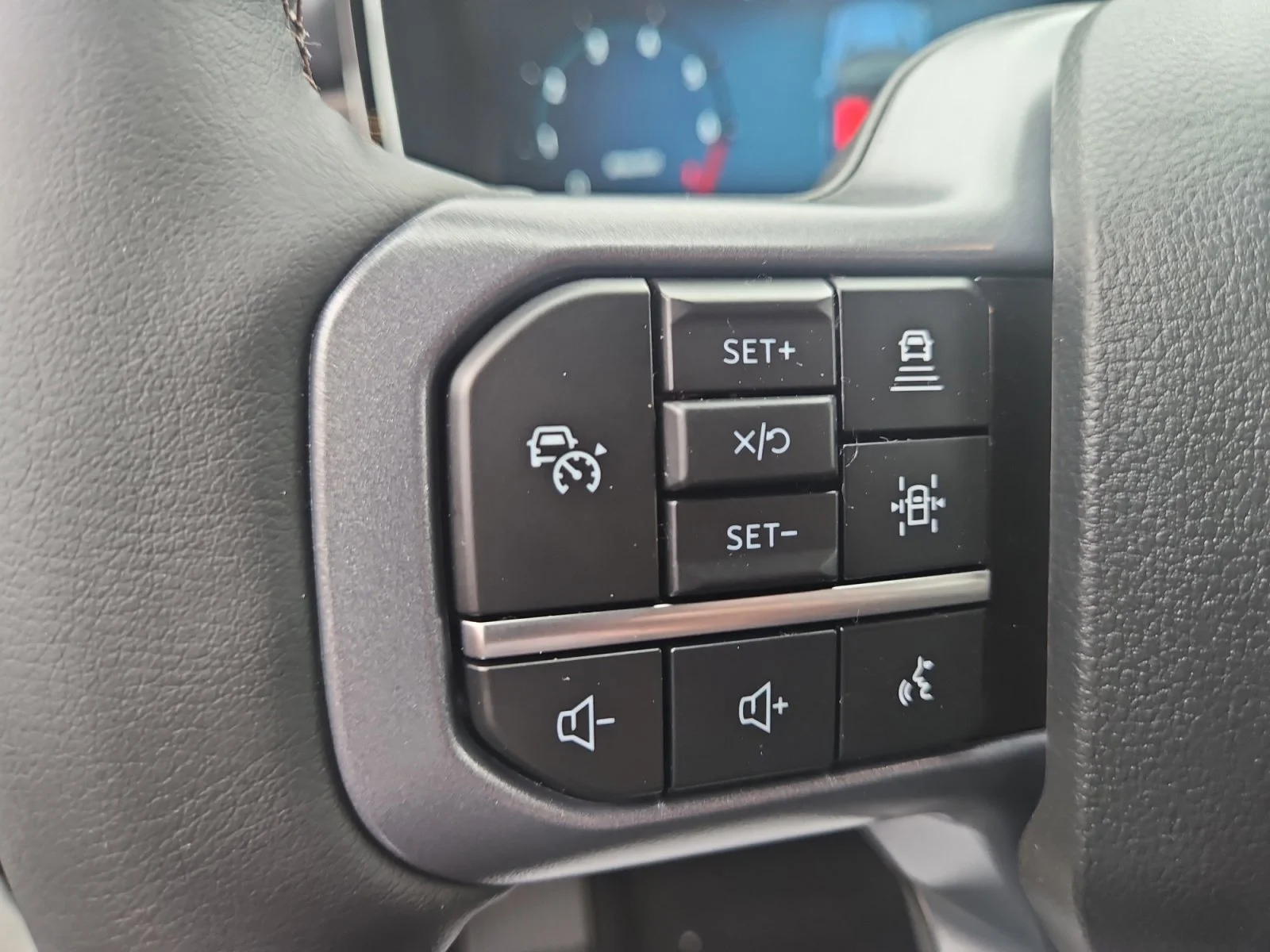 New 2026 Star White Metallic Tri-Coat Ford LARIAT image 26