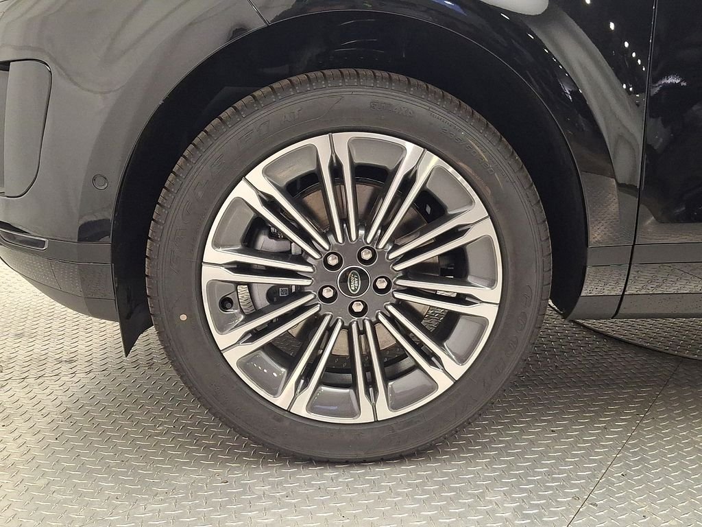 New 2026 Santorini Black Land Rover S image 5