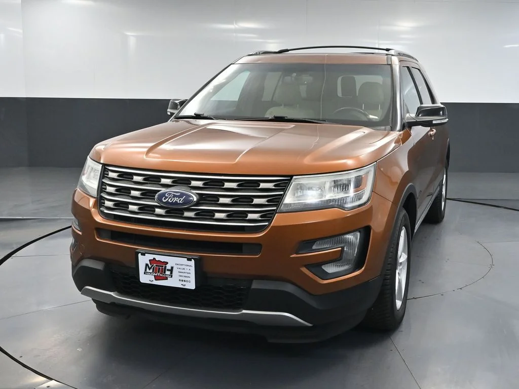 Used 2017 Red Ford XLT image 13