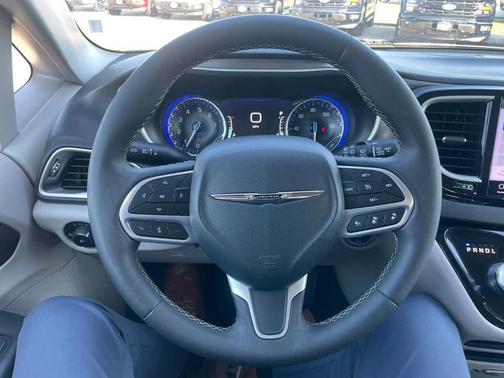 2024 Chrysler Pacifica Touring L - Photo 23
