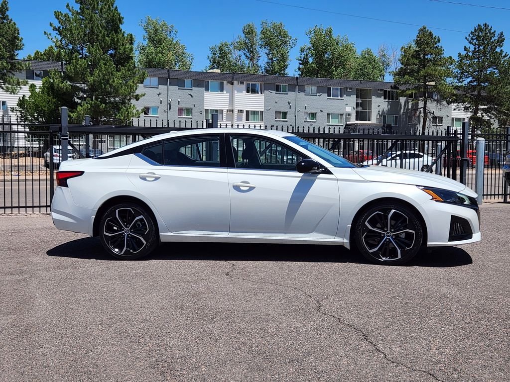 Certified Used 2023 White Nissan 2.5 SR image 4
